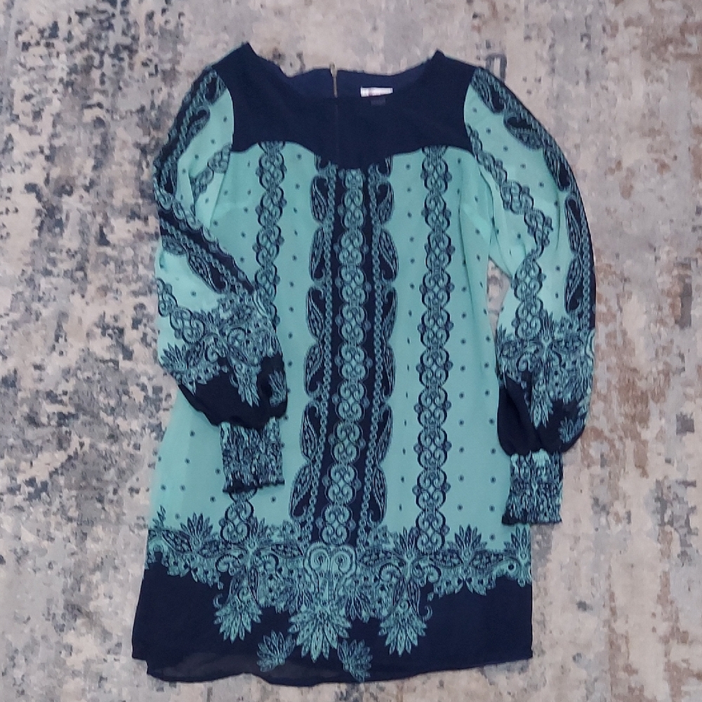 Xhilaration Blue and Green Graphic 3/4 Sleeve Blouse